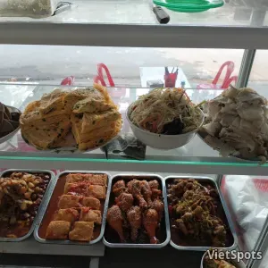 ข้าวเต้าหู้ยัดไส้ + หมูต้ม