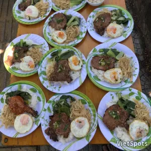 ข้าวซี่โครงหมูย่าง + น่องไก่ห้าเครื่องเทศ