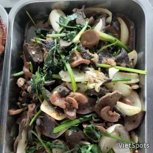 ข้าวหัวใจไตหมูผัดต้นหอมขึ้นฉ่าย