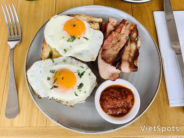 Bánh mì trứng chiên/bác