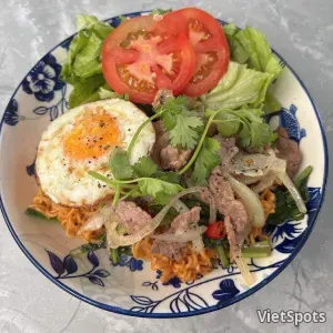 Mì gói Xào Bò
