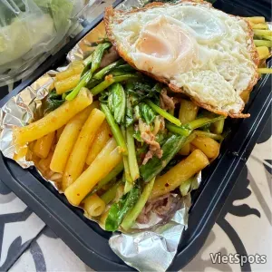 Nui Xào Bò - Trứng Trùm