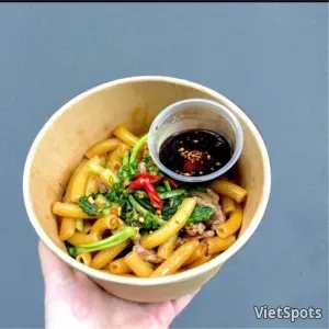Nui Xào Bò