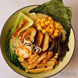 매운 땅콩 미소 라멘
