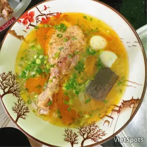 บั๊ญกัญสะโพกเป็ดชิ้นใหญ่
