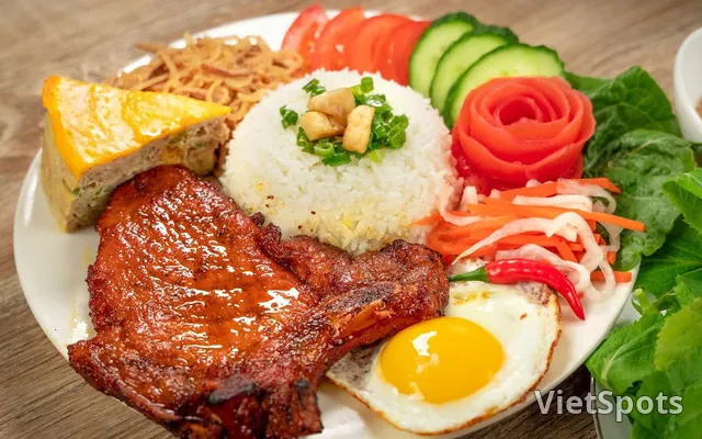 ข้าวหมูย่าง Muoi Xien