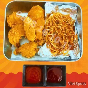 コンボ4 - 伝統チキン + ビーフパスタ