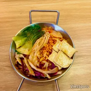ベジタリアン辛味混ぜ麺
