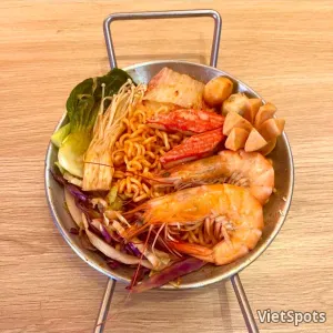 海鮮汁なし辛味麺