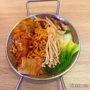 鶏もも肉の辛口混ぜ麺