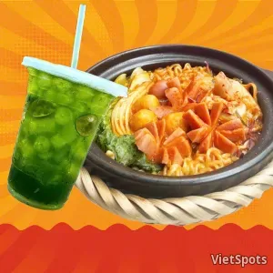 ソーセージ辛麺 + タイグリーンライムティー