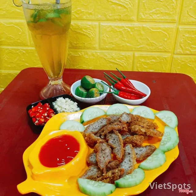 Combo 2: Hanoi Fried Nem Chua + Kumquat Tea