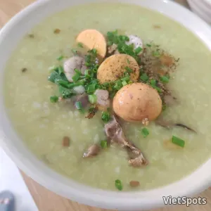 鸡杂与鸡未成熟蛋粥