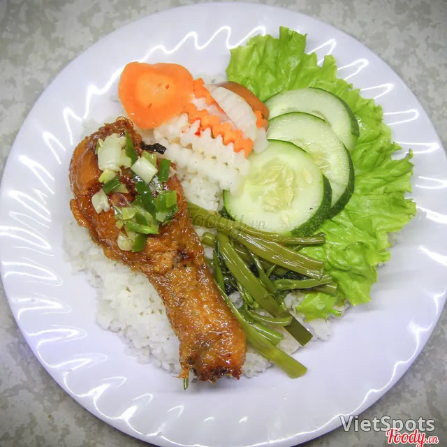 鱼露炸鸡碎米饭