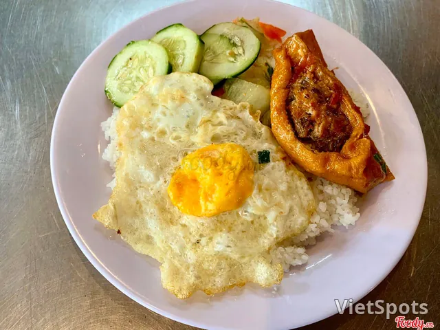 酿肉豆腐煎蛋碎米饭