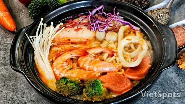 บะหมี่เผ็ดซีฟู้ด