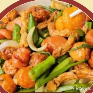 लहसुन फिश सॉस में तली फिश बॉल (बड़ी)
