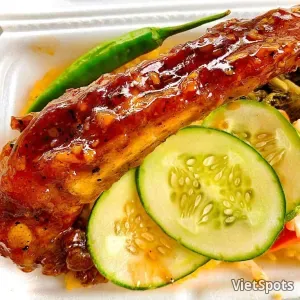 ニンニクヌクマムソース排骨飯