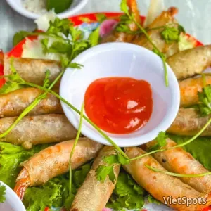 ปอเปี๊ยะทอดไส้กุ้ง