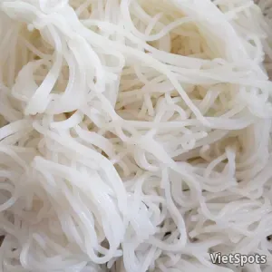米麺追加 + マムネムソース