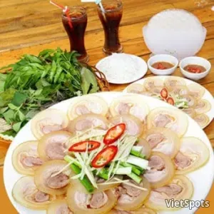 เนื้อแพะม้วนนึ่ง