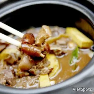 เนื้อแพะตุ๋นใบชะพลู