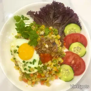 ข้าวผัด (ไม่มีไข่ดาว)