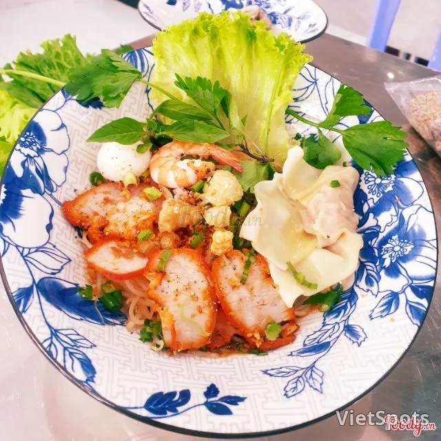 차슈 후띠에우 에그누들 (비빔)