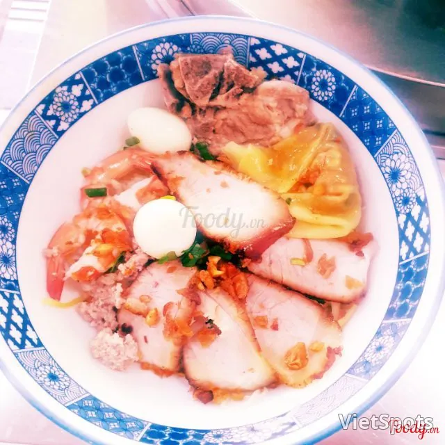 뼈 후띠에우 (비빔)