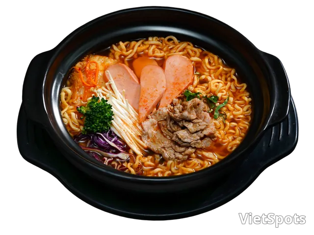 매운 소고기 국수