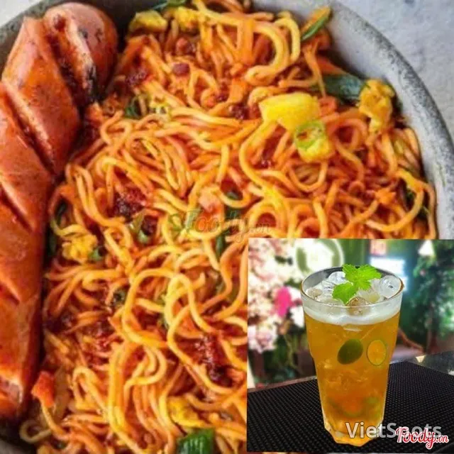 Sausage Mixed Noodles + Kumquat Tea Combo