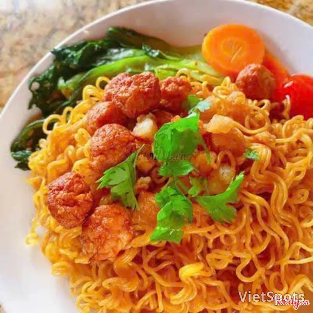 Mixed Noodles with Toppings (Medium)