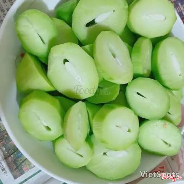 Green Mango with Shrimp Salt