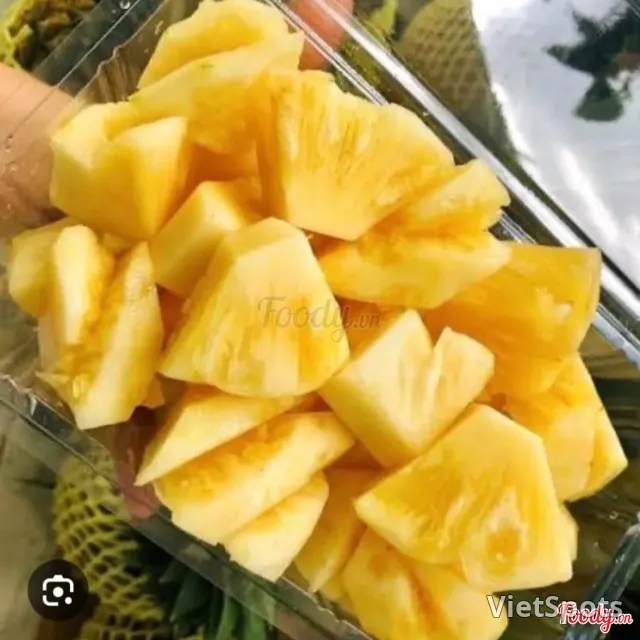 Pineapple with Shrimp Salt