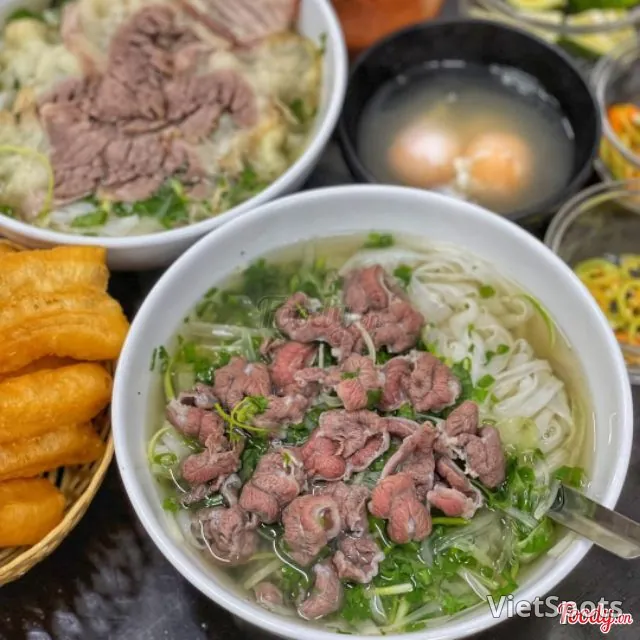 เฝอเนื้อลวกและเอ็นวัว