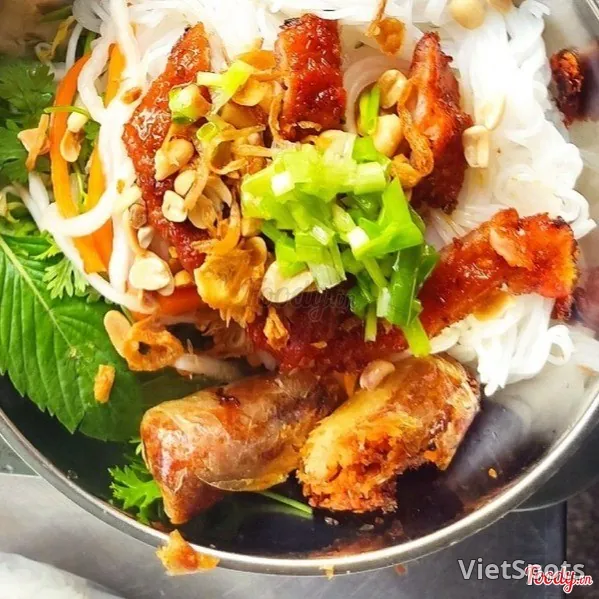반으엇 숯불돼지고기