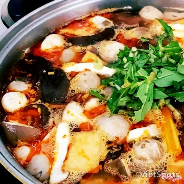 Spicy & Sour Mushroom Hot Pot (3 people)