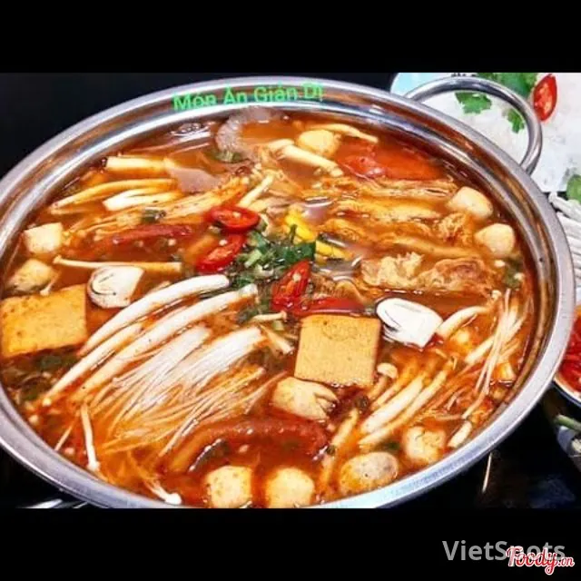 Spicy & Sour Mushroom Hot Pot (4 people)
