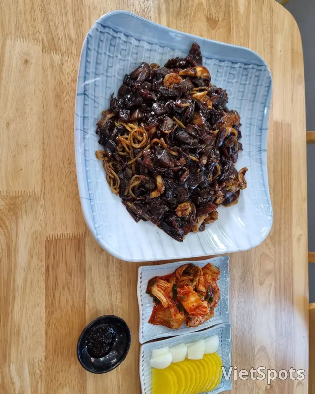 幹炸醬麵