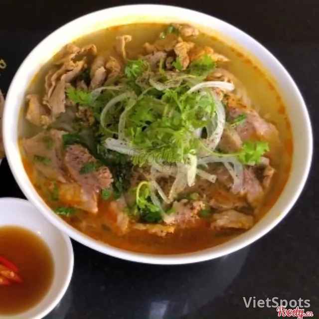 Bún Bò with Rare Beef