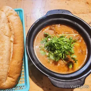Beef Curry Banh Mi
