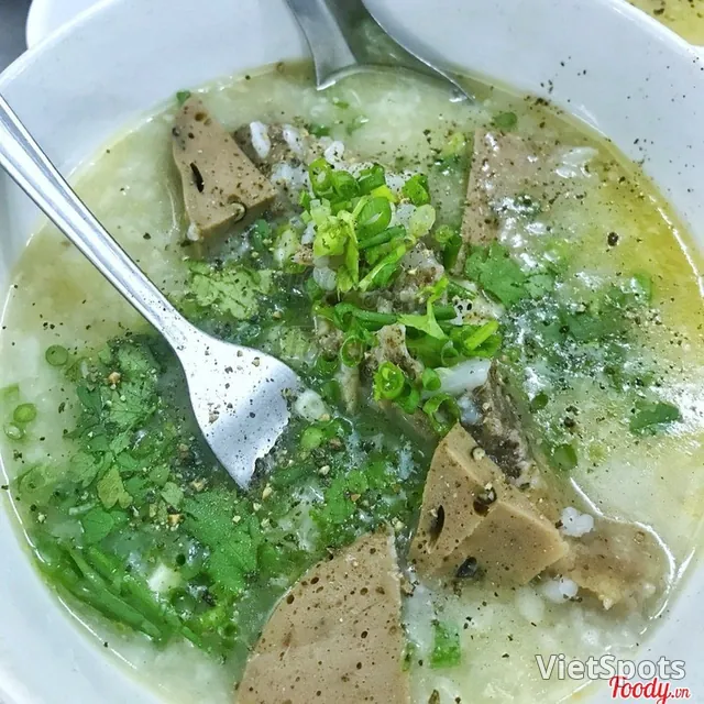 Porridge with beef sausage