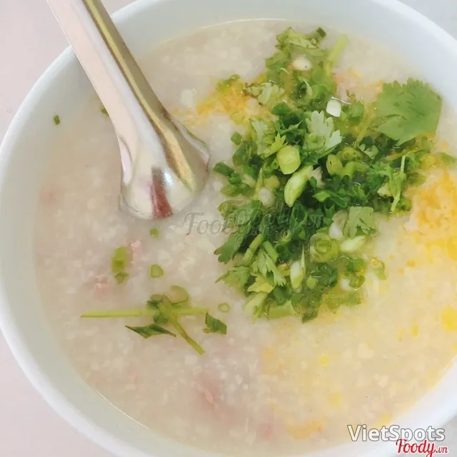 Porridge with beef bones