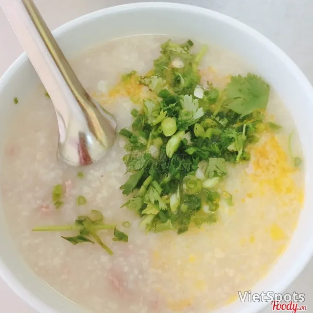 Porridge with tendon & beef sausage