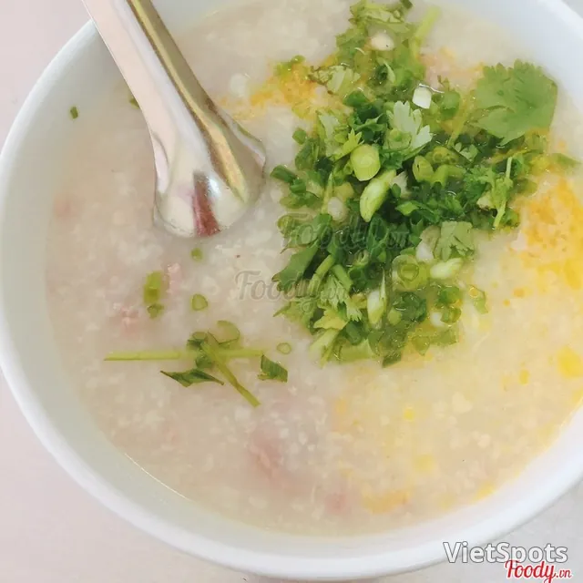 Porridge with beef brisket