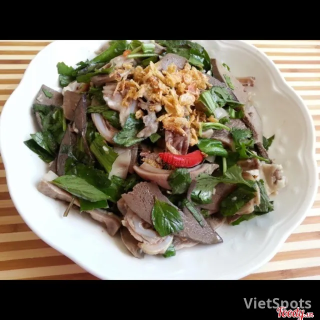 ยำเครื่องใน + โจ๊กเลือดหมู
