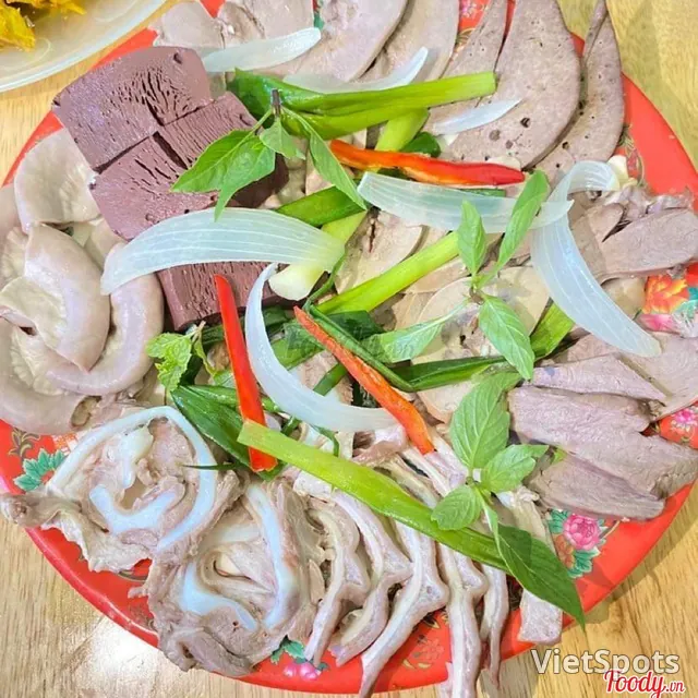 เครื่องในนึ่ง + โจ๊กเลือดหมู