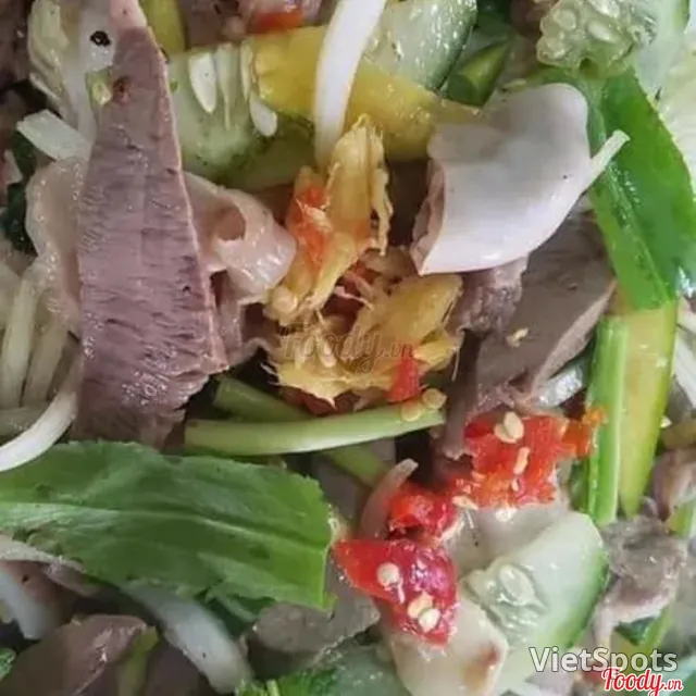 ยำเครื่องในหมู (ใหญ่)