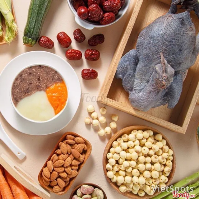 Каша с чёрной курицей