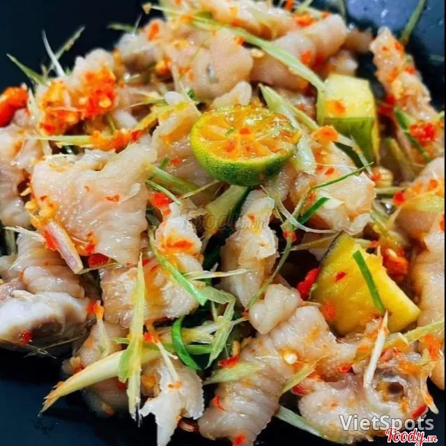 คอมโบ ตีนไก่ตะไคร้ส้มจี๊ด (เลาะกระดูก) + ชาส้มจี๊ดบ๊วย 2 แก้ว
